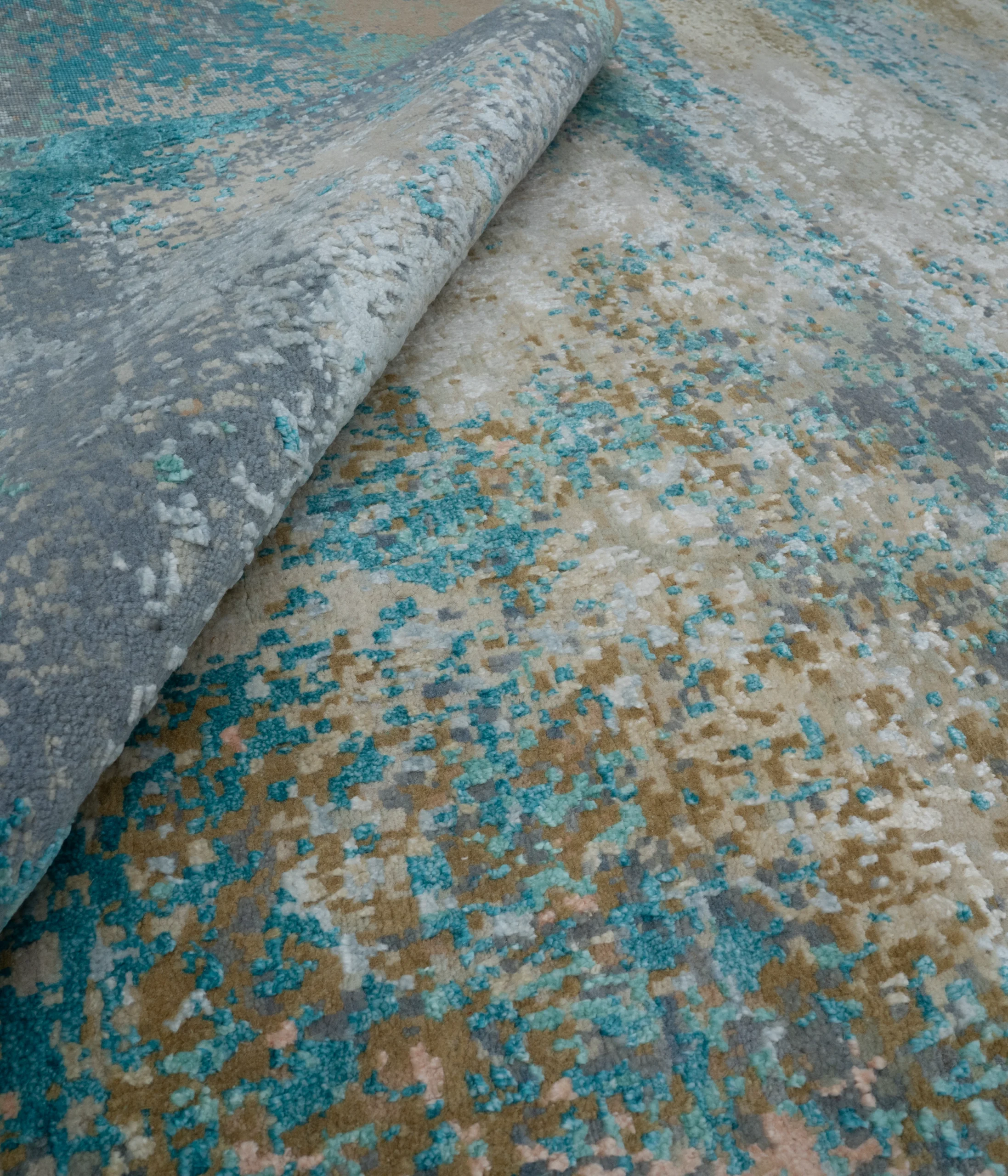 Monet Gris - Image 3